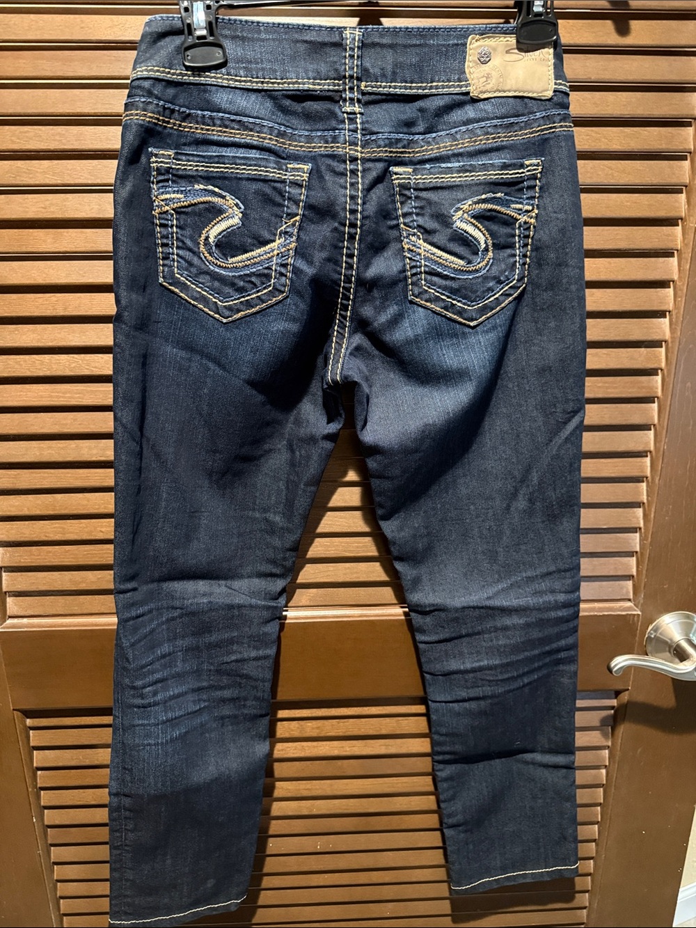 Silver Suki Women’s Skinny Jeans in Dark Indigo with Tan Stitching Size 27